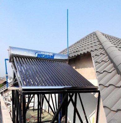 Giá máy nước nóng năng lượng mặt trời Megasun: Phân tích chi phí và lợi ích